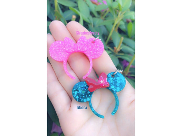 Minnie Glitter Keychain - Glitter keychain Moana inspired - Sleeping Beauty inspired keychain Free shipping glitter keychain tassel